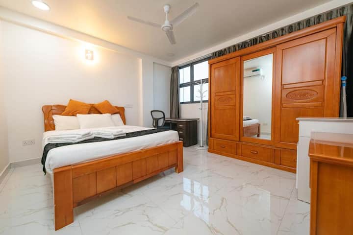 Stan br. 2 (stan s tri spavaće sobe) / Spavaća soba 4/9