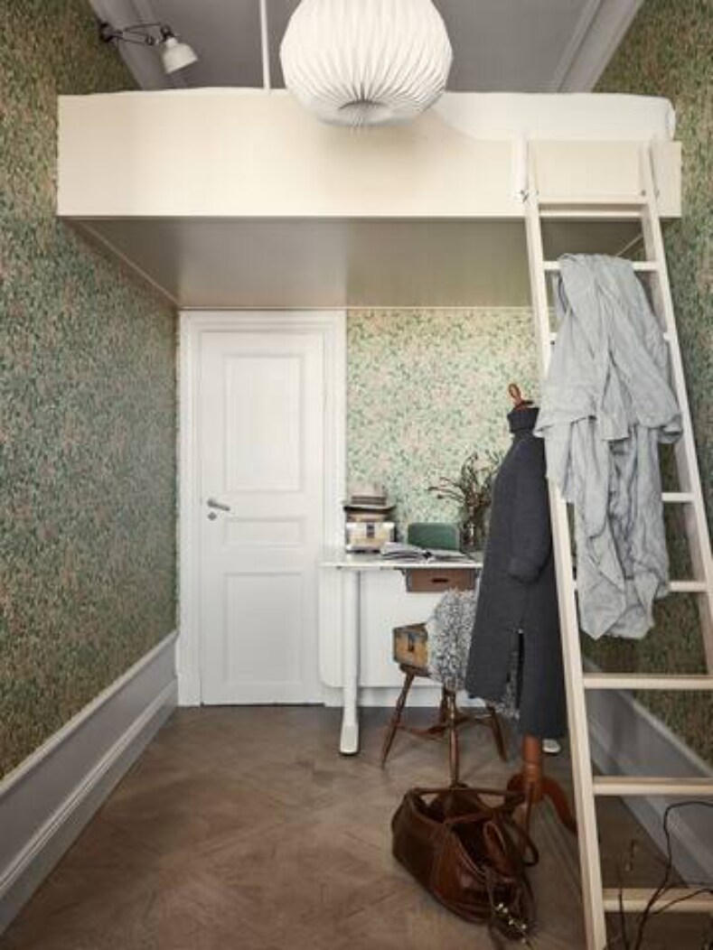 Tweede slaapkamer met queensize loft (160 cm).