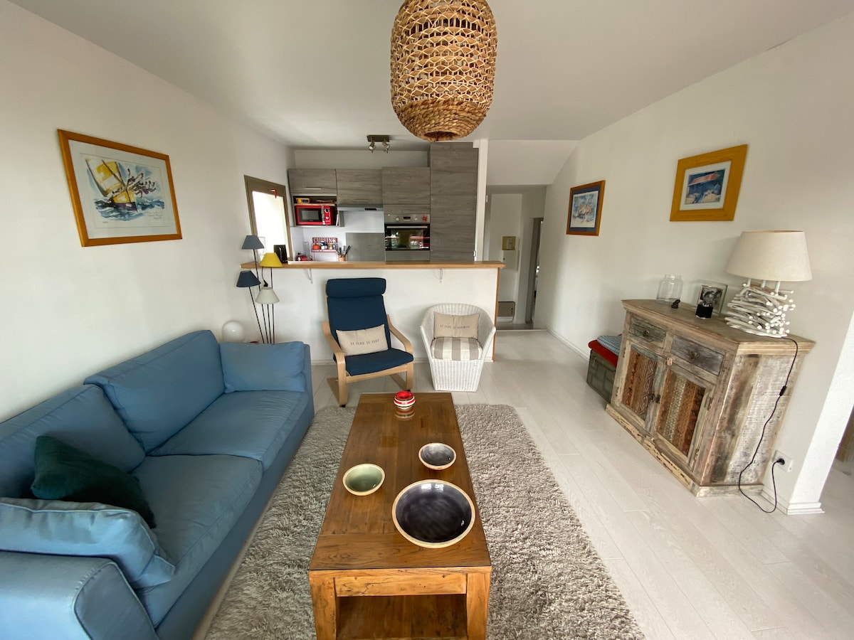 Annuncio Airbnb popolare: 65 m2 Pontaillac apartment facing the sea a Vaux Sur Mer