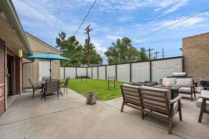 3 min to DU, gameroom, wifi, BBQ gallery image 5