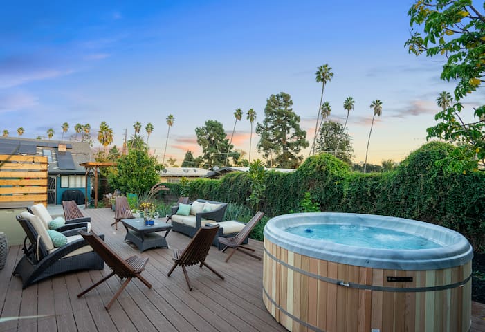 Your LA vacation home W/Jacuzzi gallery image 2