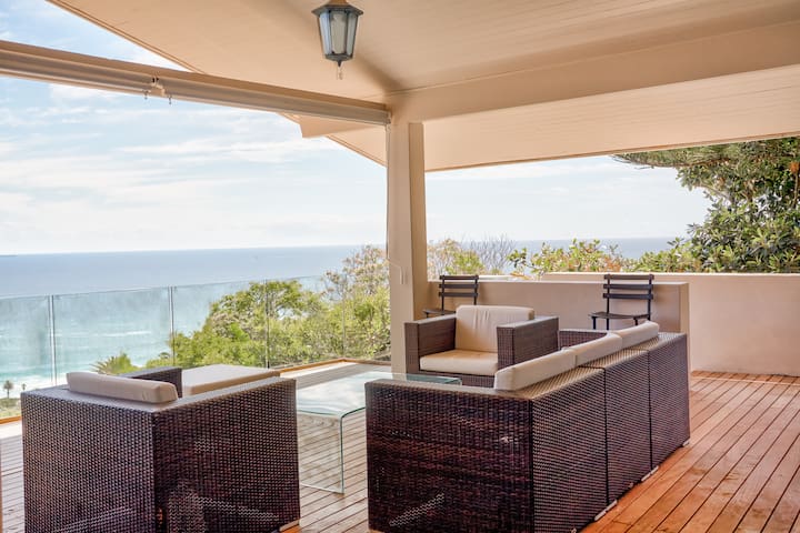 Llandudno-Eclectic penthouse aprtmnt solar + views gallery image 3