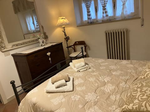 Top Airbnb: Three room apartment in a single house in Perugia