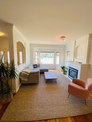 The Beach Bluffs (with AC!) gallery image 5