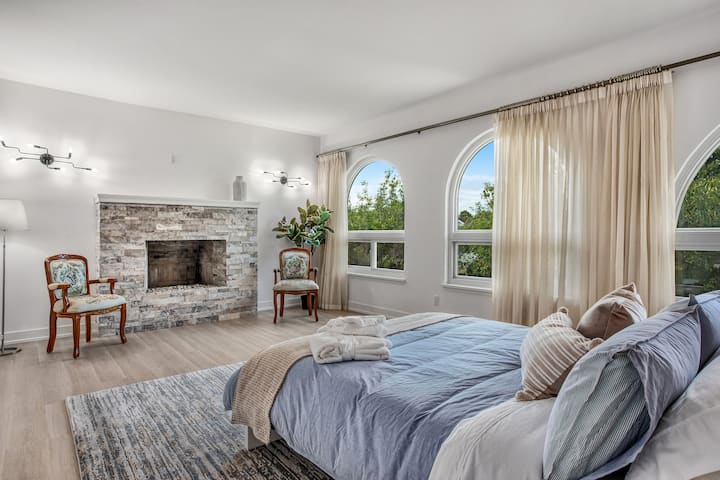 Furahia "Chumba cha Mawe" chenye nafasi kubwa