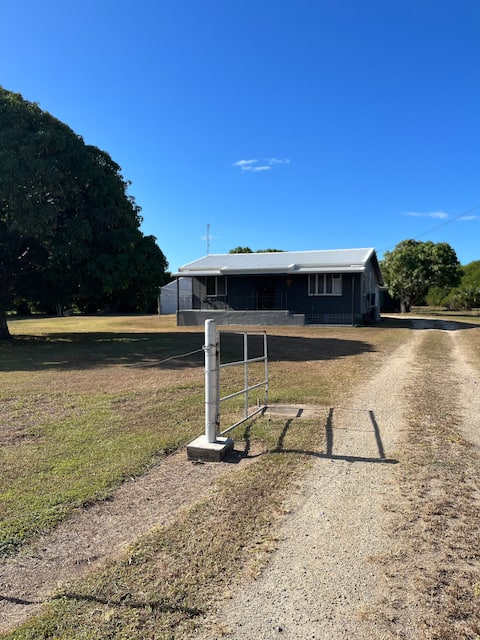 Queens retreat bowen