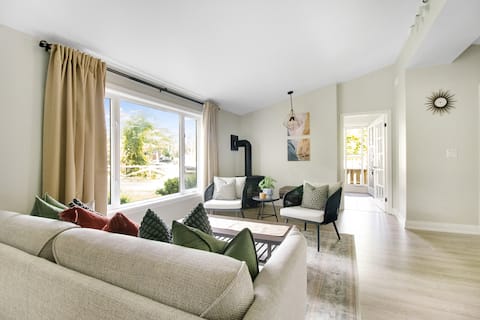 Popular Airbnb listing: Boho Bungalow, Fire Pit, Walk to Lake Simcoe in Innisfil