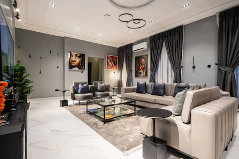 George Residence - Stylish 2BR in Ikoyi w/ Wi-Fi