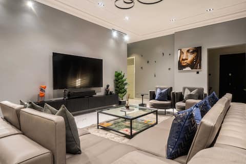 George Residence – Spacious Private Room in Ikoyi