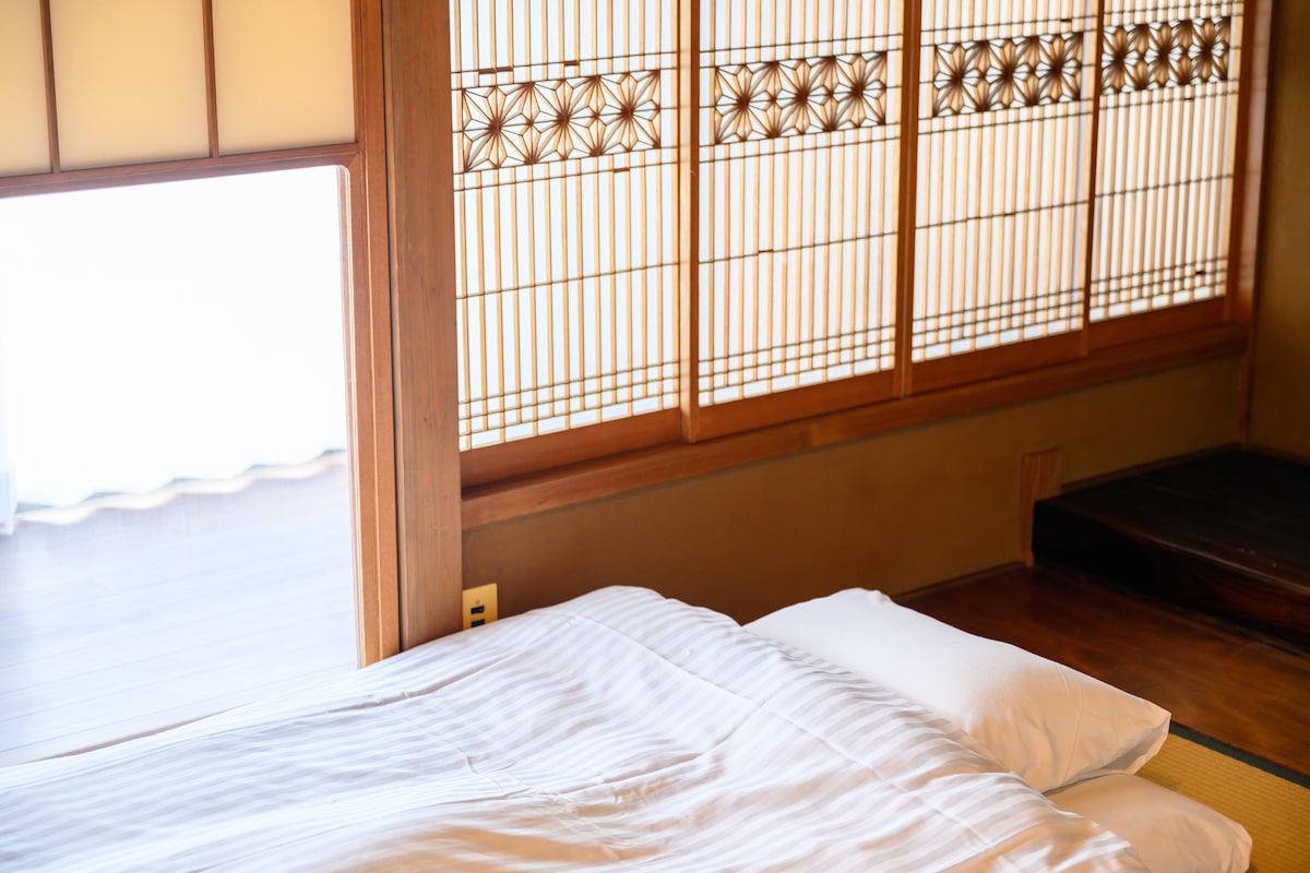 You can feel the traditional Japanese style such as snow shoji and floor room.