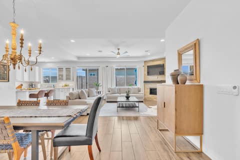 Design Dream | 4 BR 3 BA | Upscale | Garage | View