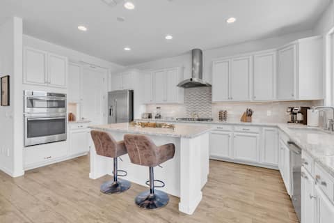 Design Dream | 4 BR 3 BA | Upscale | Garage | View