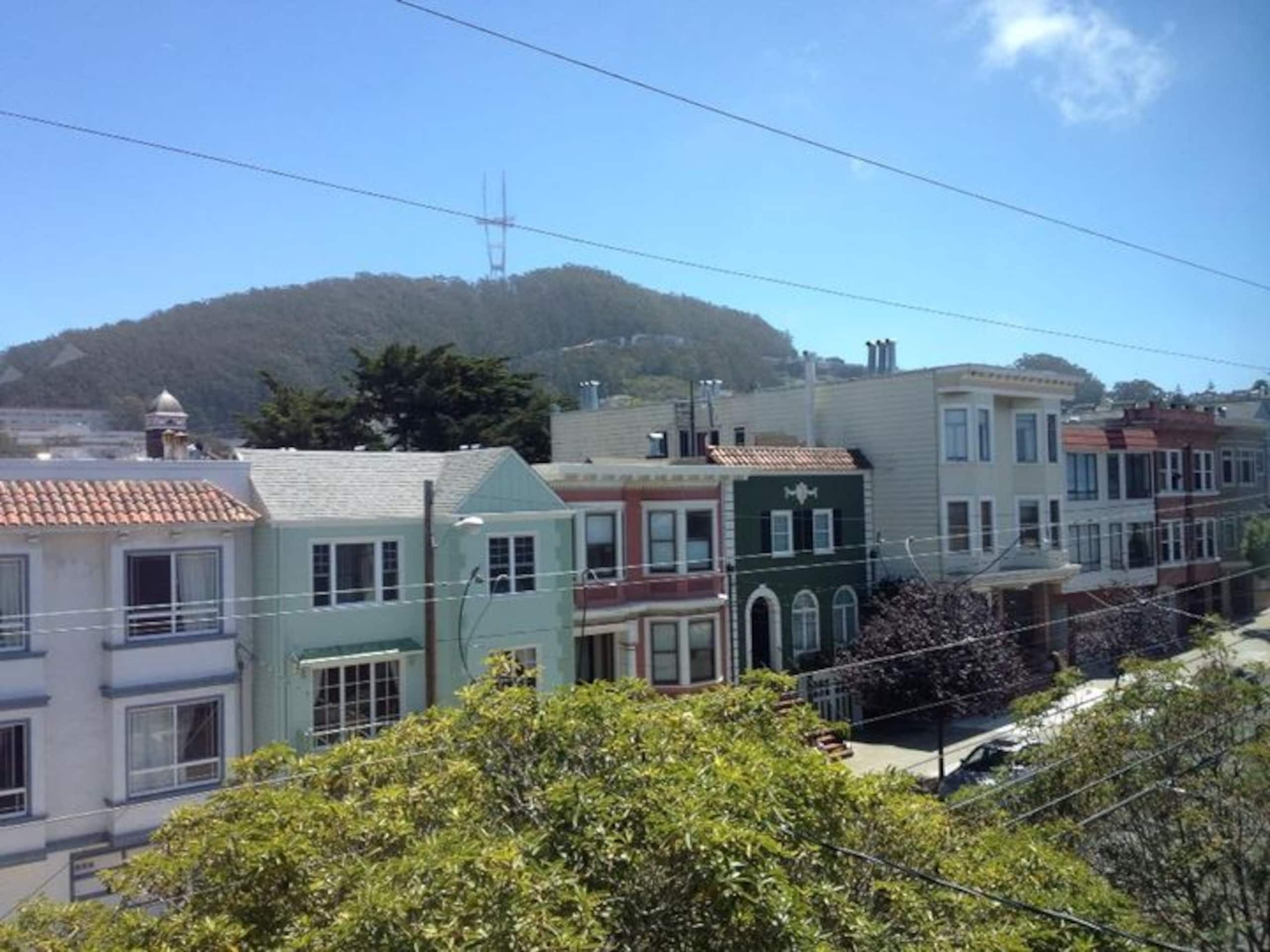 Condo in San Francisco · ★4.89 · 3 bedrooms · 4 beds · 1 bath - Image 13