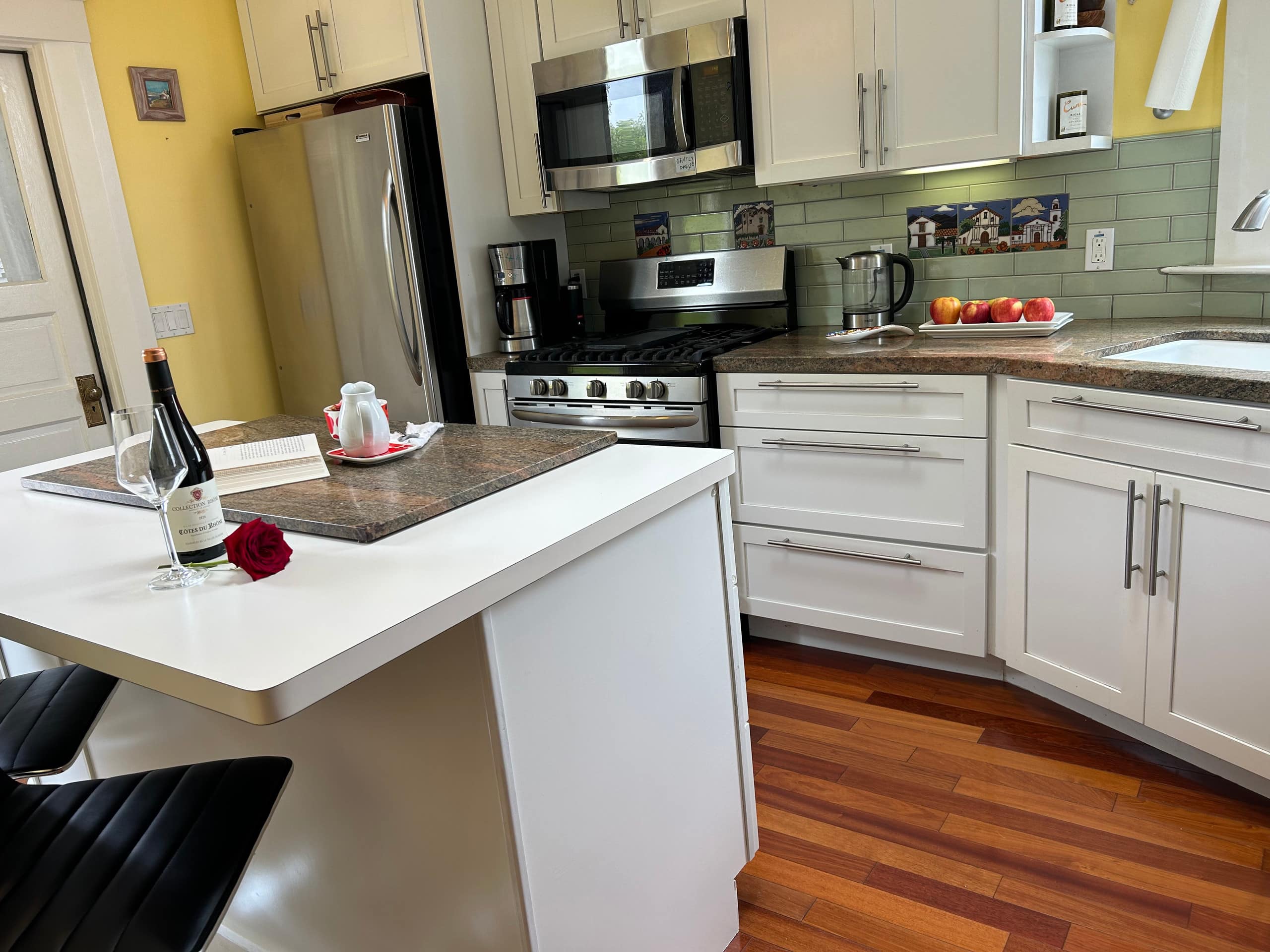 Condo in San Francisco · ★4.89 · 3 bedrooms · 4 beds · 1 bath - Image 3