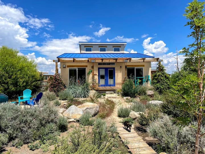 The Little Blue House - Houses for Rent in Reno, Nevada, United States -  Airbnb
