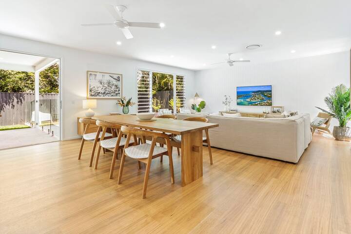 Paradise on Pacific ~ Luxurious Noosa Beach House gallery image 5