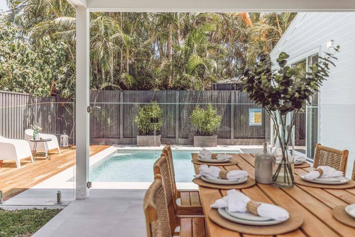 Paradise on Pacific ~ Luxurious Noosa Beach House gallery image 2