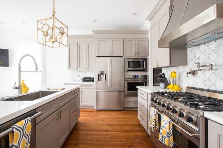 Newly Listed Art Deco Home, 5 mins From French QTR gallery image 3