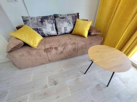 Top performing Airbnb: Central Point Sutomore 1 in Mirošica 1