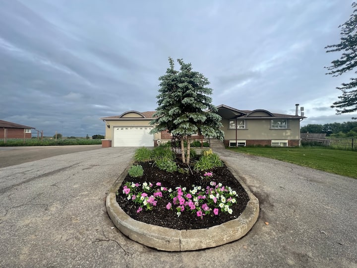 Spacious Haven for 16+ Guests