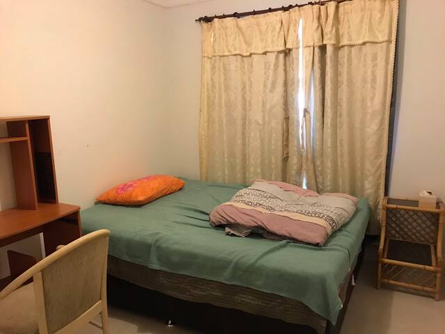 House Next To Thornlie Station gallery image 3