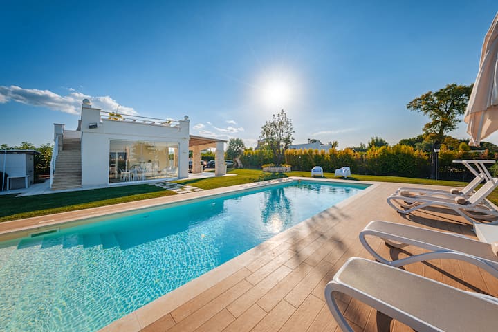 Villa Capitolo – Pool, Outdoor Kitchen, Top Beach
