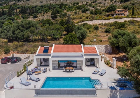 Villa Fortuna I_Brand new with infinity pool