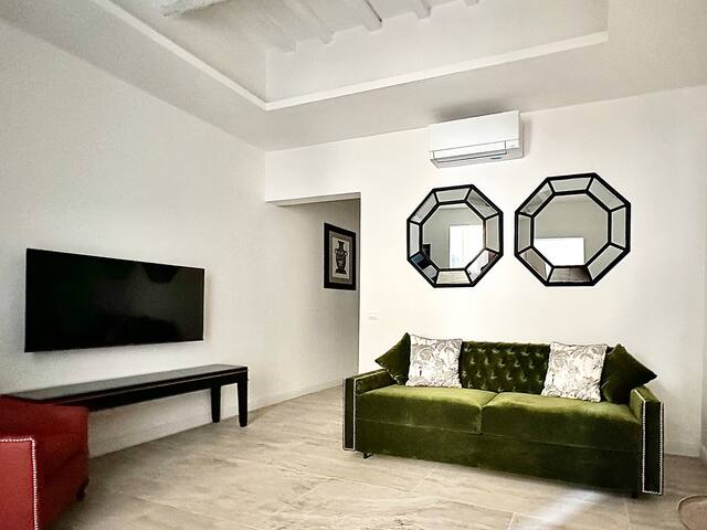 Zanobi Suite W/Private Patio Wi-Fi A/C 3BR