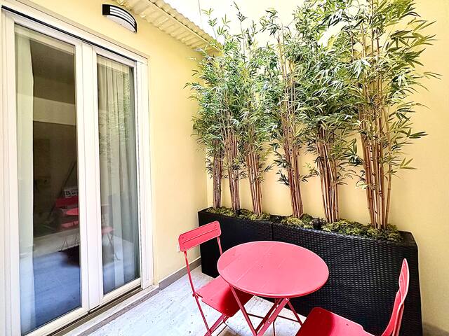 Zanobi Suite W/Private Patio Wi-Fi A/C 4BRs gallery image 5