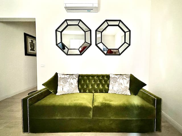 Zanobi Suite W/Private Patio Wi-Fi A/C 4BRs gallery image 2