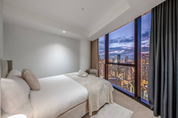 Luxurious CBD and Garden View Home! 3Br|2Br|1P gallery image 2