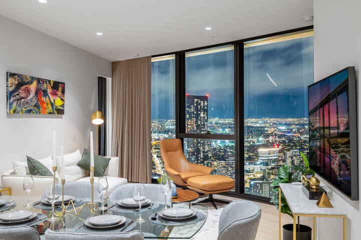 Luxurious CBD and Garden View Home! 3Br|2Br|1P gallery image 3