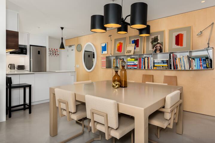 Artistic Oasis On Bree | Table Mountain Views gallery image 5