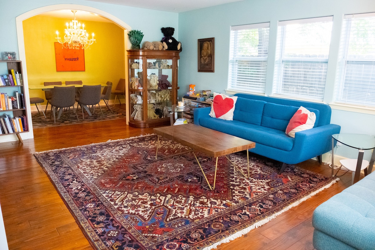 Top performing Airbnb: Spacious Single-Story Eastside Comfort/Convenience in Govalle