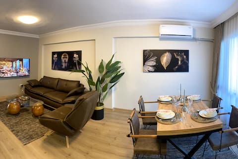 Successful Airbnb property: Sea View, Your Home in the Center of Alsancak in Konak