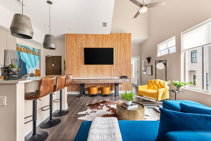 Game Night Getaway – Minutes to DT FREE Parking