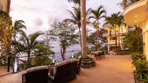 Unique Ocean Front W Staff Prívate Pool & Jacuzzi