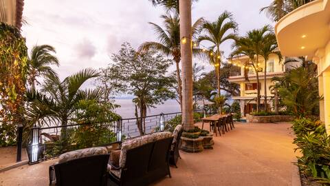 Unique Ocean Front W Staff Prívate Pool & Jacuzzi