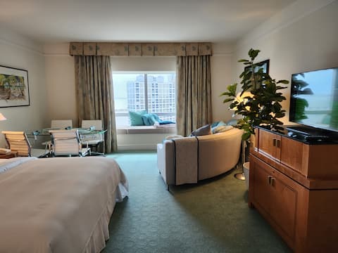 Top performing Airbnb: Breathtaking Miami Four Seasons in Brickell Business District