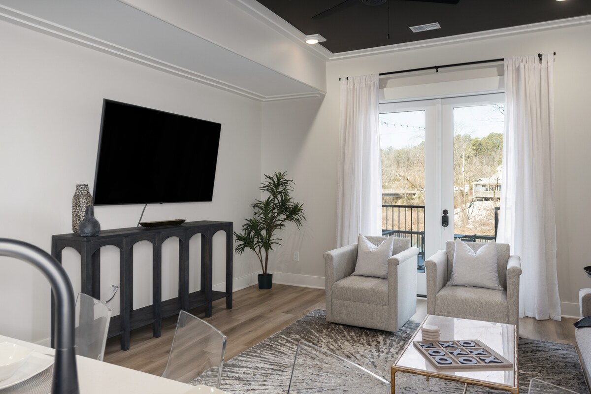 Waterfront Main Level - 2 Bedroom Suite - Bed and breakfasts for Rent in  Helena, Alabama, United States - Airbnb