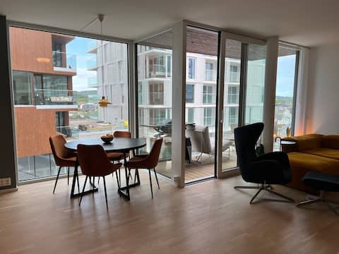 New airy downtown apartment with balcony