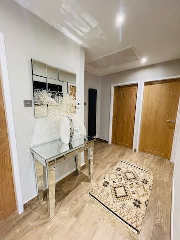 Luxury 4 Bedroom Holiday Home gallery image 4