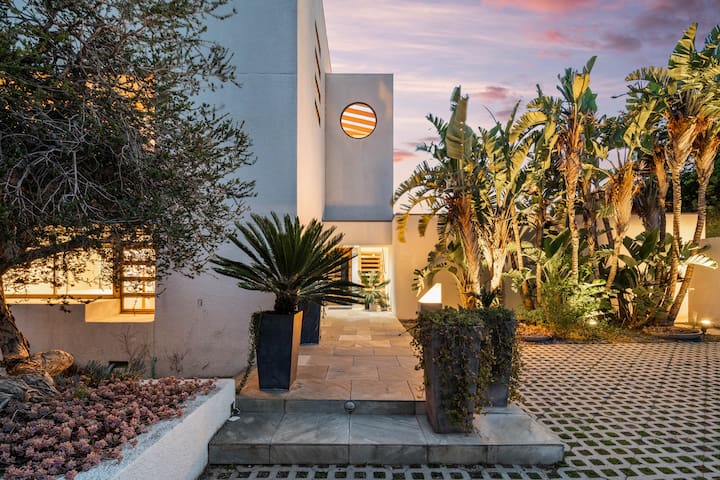 Malibu Escape to Paradise at Casa De Lupe Malibu gallery image 2