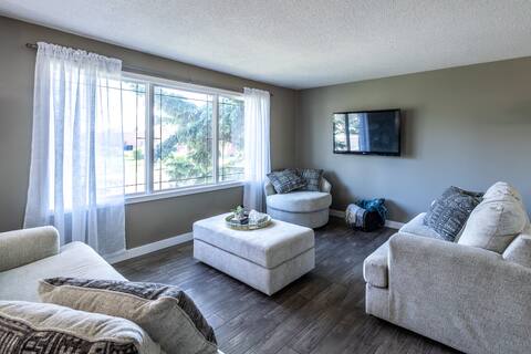Relaxation Station: 4-BR Getaway | Patio & Grill