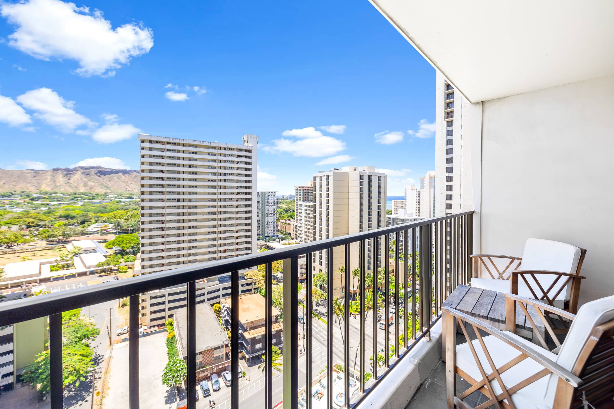 Condo in Honolulu · ★4.54 · 1 bedroom · 1 bed · 1 private bath - Image 23