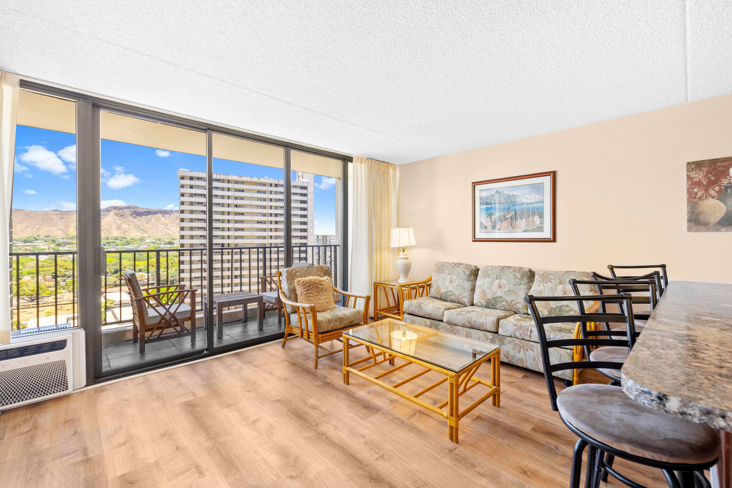 Condo in Honolulu · ★4.54 · 1 bedroom · 1 bed · 1 private bath - Image 3