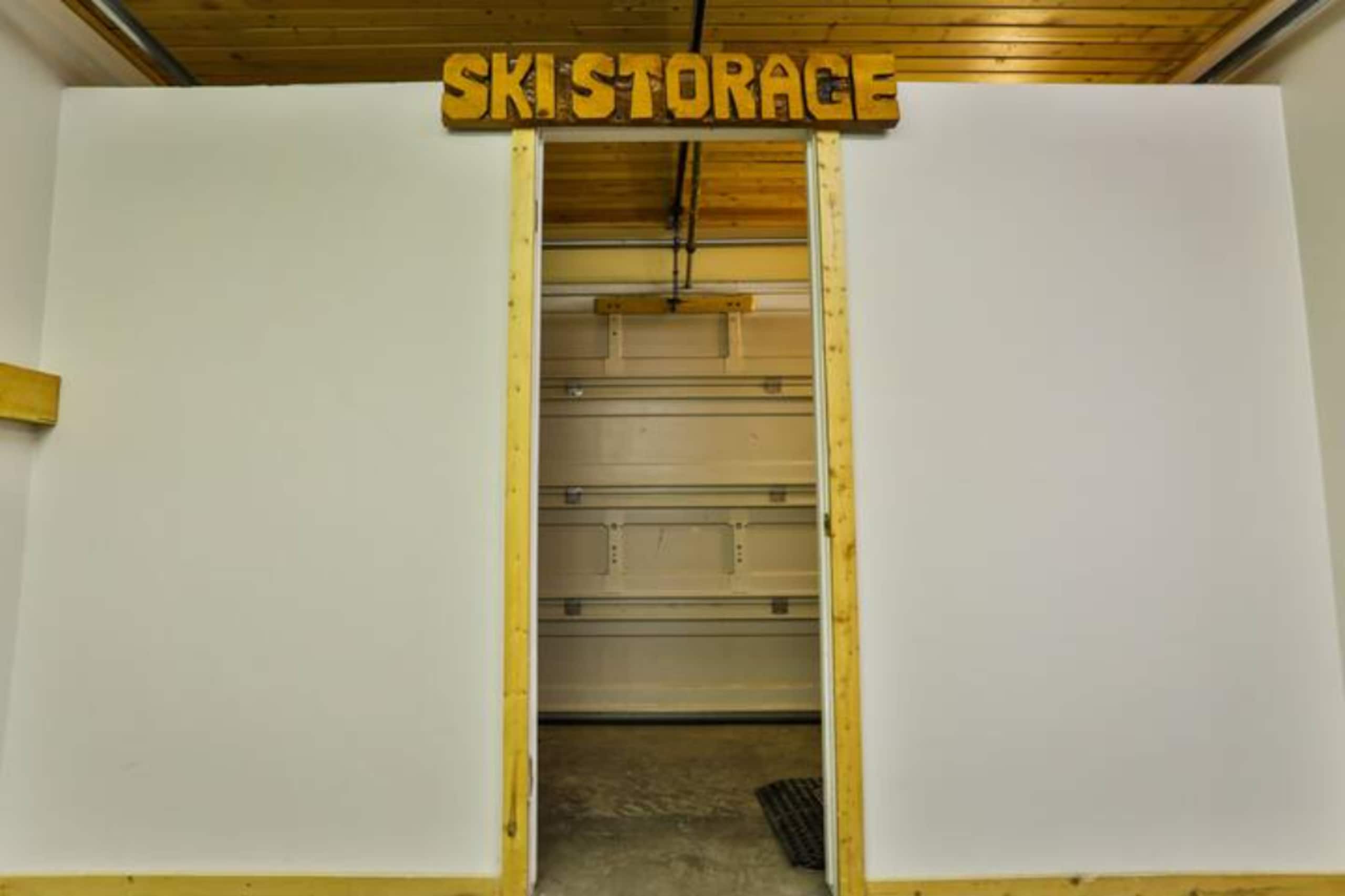 Pine Lodge | Updated | Top Floor | Hot Tub Access - Photo 42
