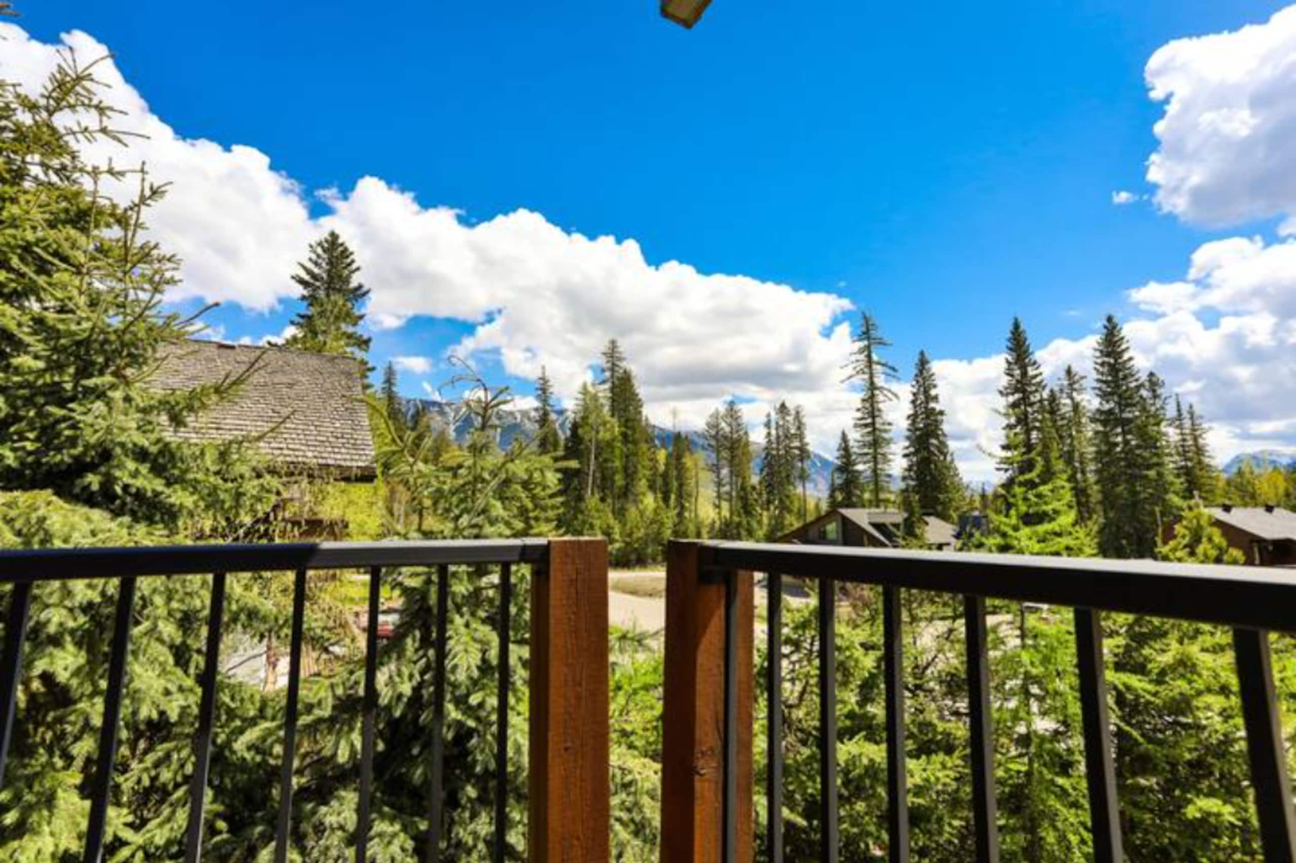 Pine Lodge | Updated | Top Floor | Hot Tub Access - Photo 36