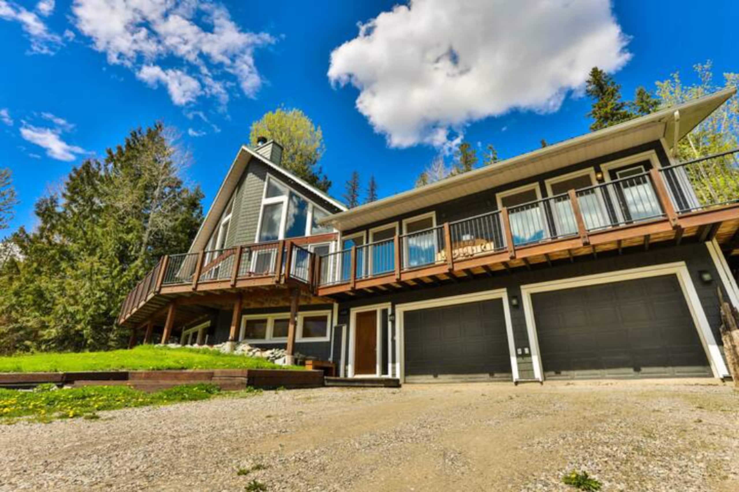 Pine Lodge | Updated | Top Floor | Hot Tub Access - Photo 8