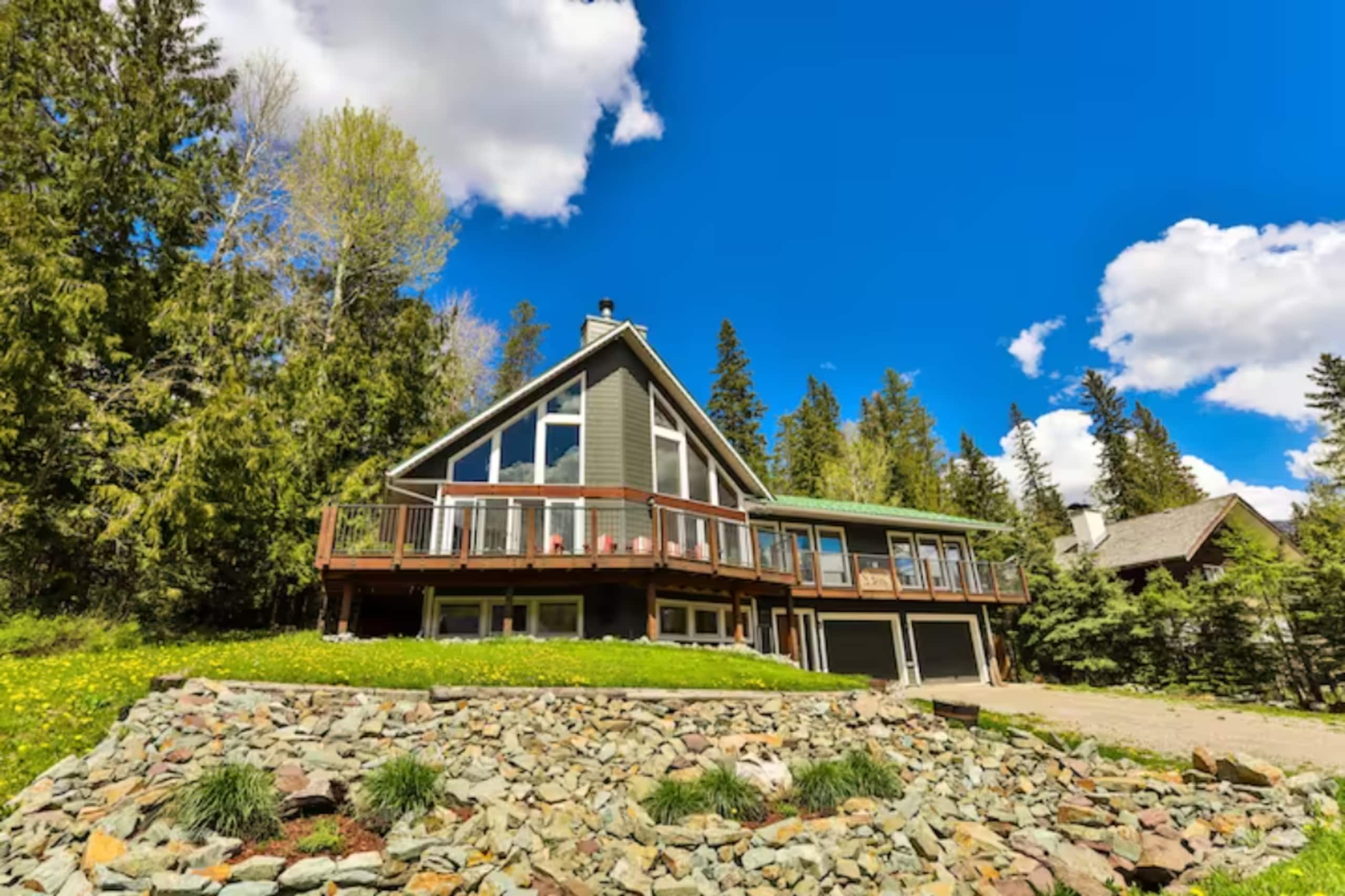Pine Lodge | Updated | Top Floor | Hot Tub Access - Photo 7